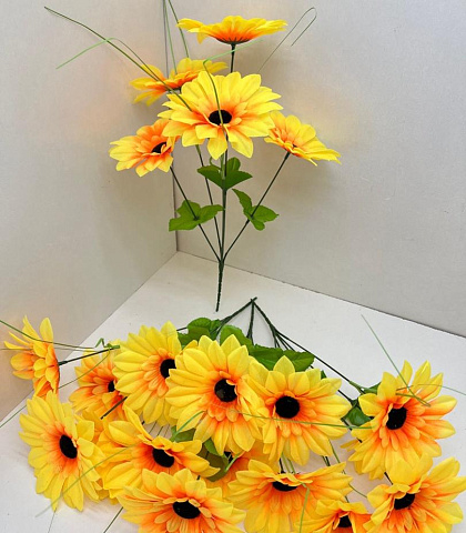 Цветы искусственные декоративные Подсолнухи 5 цветков с осокой 40 см