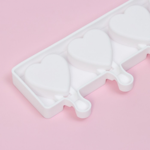 Форма для мороженого Доляна «Сердца. Макси», силикон, 49×6,5×2 см, 8 ячеек, палочки 50 шт, цвет белый
