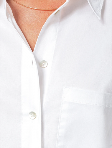 Овер-сайз блузка с эластаном, с пуговицами из натурального перламутра