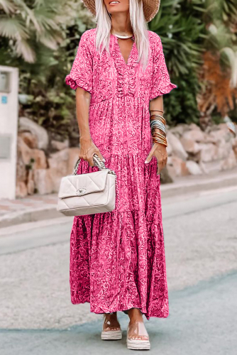 Розовое многоярусное платье-макси с V-образным вырезом и коротким рукавом