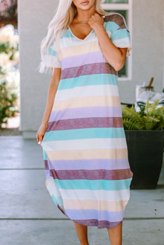 Разноцветное полосатое платье-футболка с разрезами