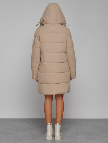 Пальто утепленное с капюшоном зимнее женское светло-коричневого цвета 52426SK
