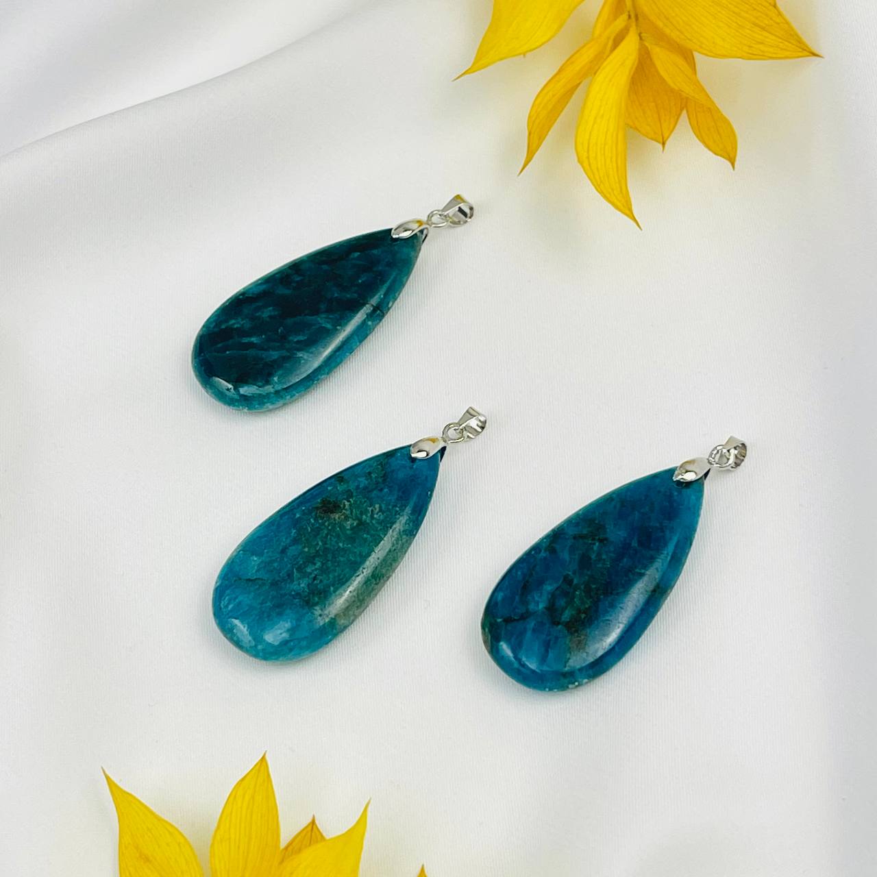 Радуга Самоцветов Кулон из Апатита