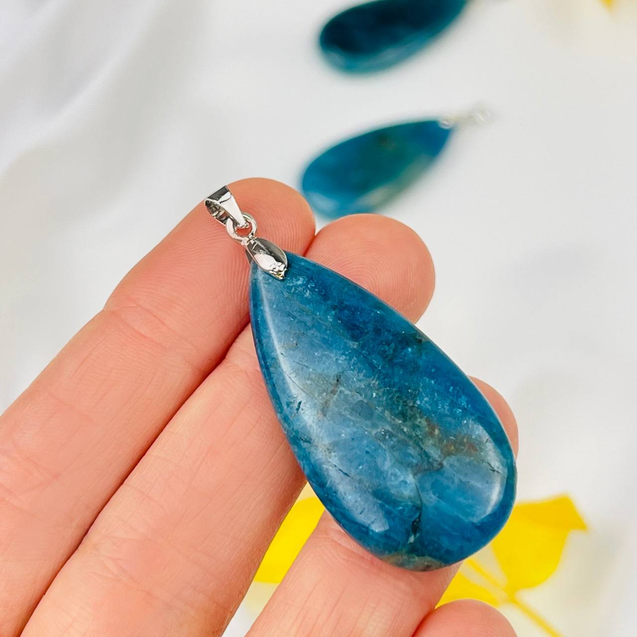 Радуга Самоцветов Кулон из Апатита