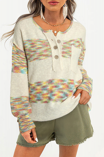 Бежевый свитер с контрастными полосами на пуговицах