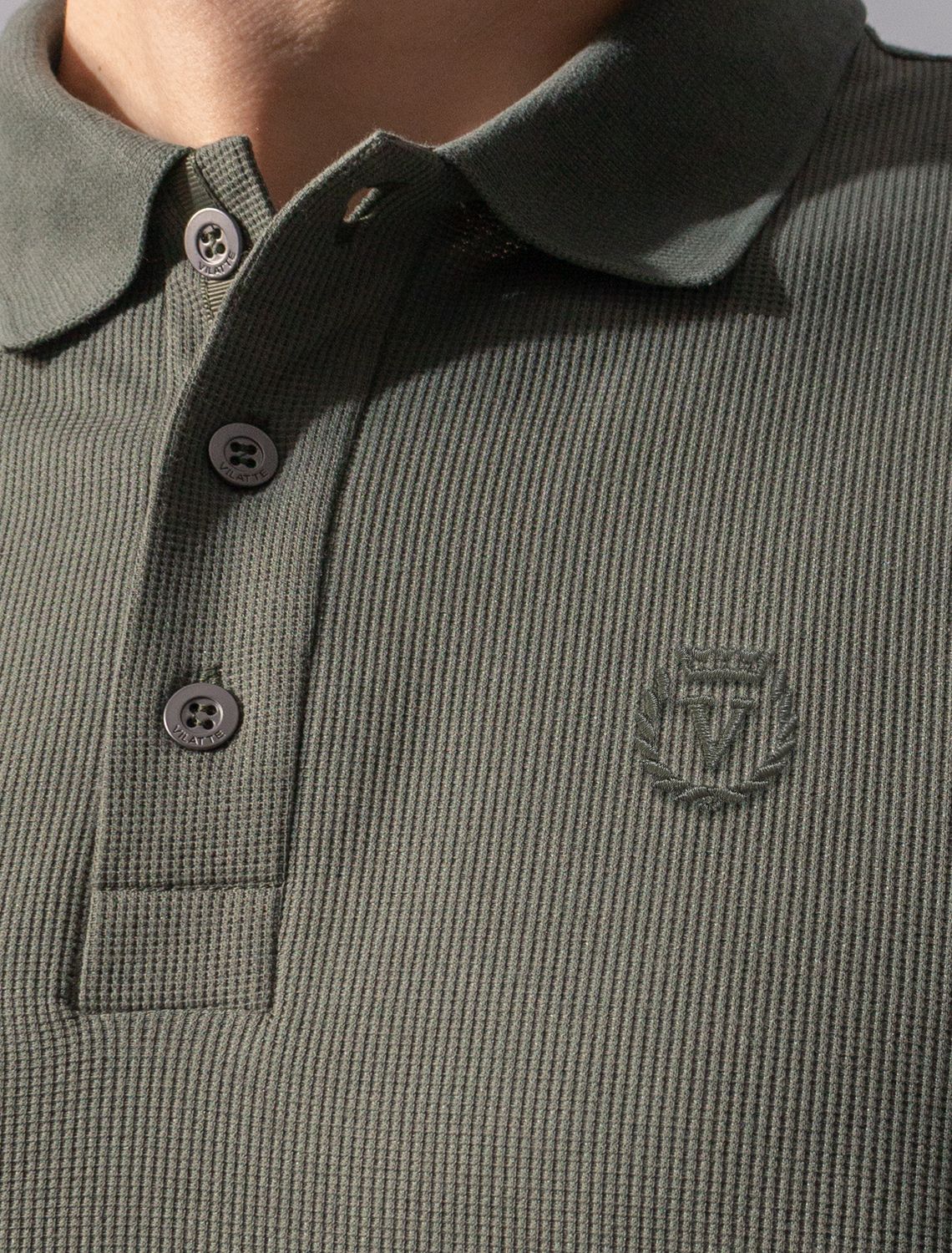 Ст.цена 1590р Поло из фактурного материала из премиального хлопка U49.019 хаки