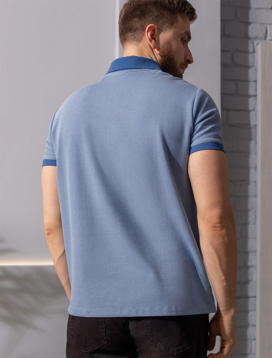 Ст.цена 1690р Поло из фактурного материала из премиального хлопка U49.010 темно-голубой