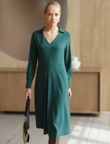 Ст.цена 2990р Платье из эластичного крепа D22.526 зеленый