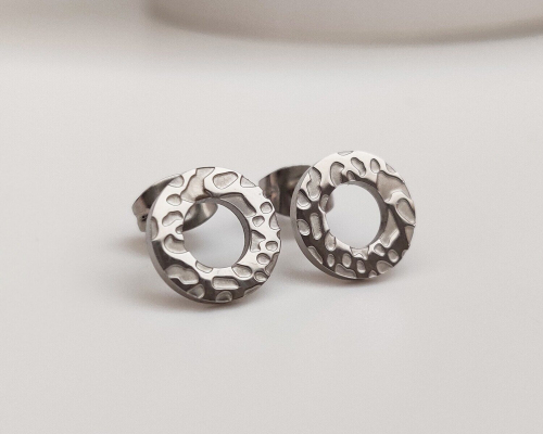 Серьги из стали