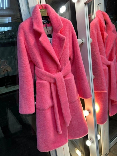 Женское пальто розовое