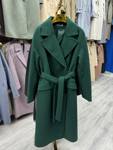 Женское пальто зеленое