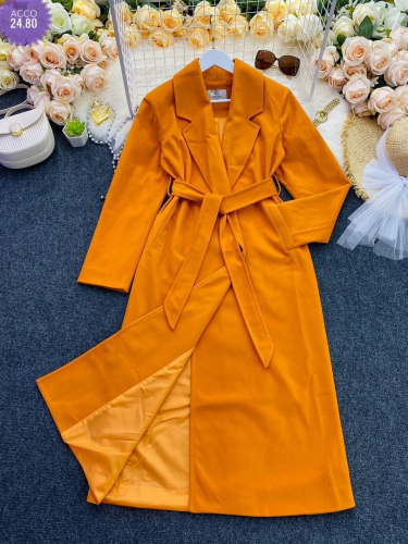 Женское пальто оранжевое