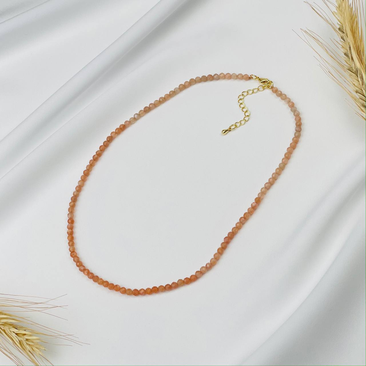 Радуга Самоцветов Бусы из Солнечного и Лунного камня