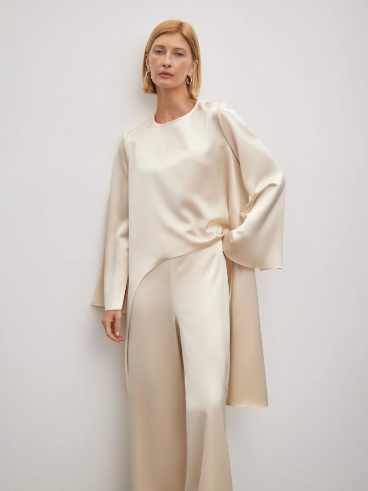 Брюки из костюмной шерсти ,
80% полиэстер, 20% вискоза ,