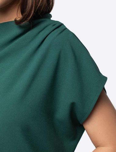 Ст.цена 2590р Платье из эластичного крепа с ремешком в подарок D22.525 зеленый