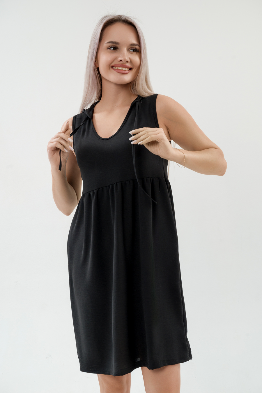 Платье с капюшоном из жатки Хлоя черный