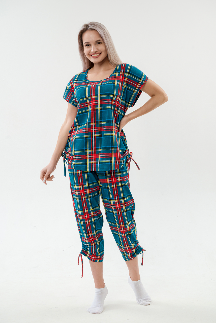 Костюм женский из футболки и брюк из кулирки
