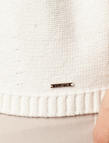 Ст.цена 2490р Лаконичный свитер крупной вязки с укороченным рукавом - «баллоном» D34.182 белый