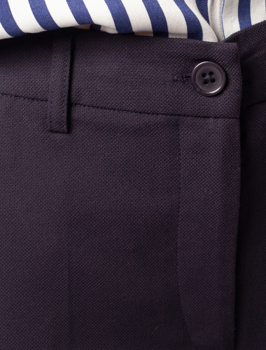 Ст.цена 2390р Прямые брюки из летней эластичной поливискозы с фактурой D24.508 темно-синий