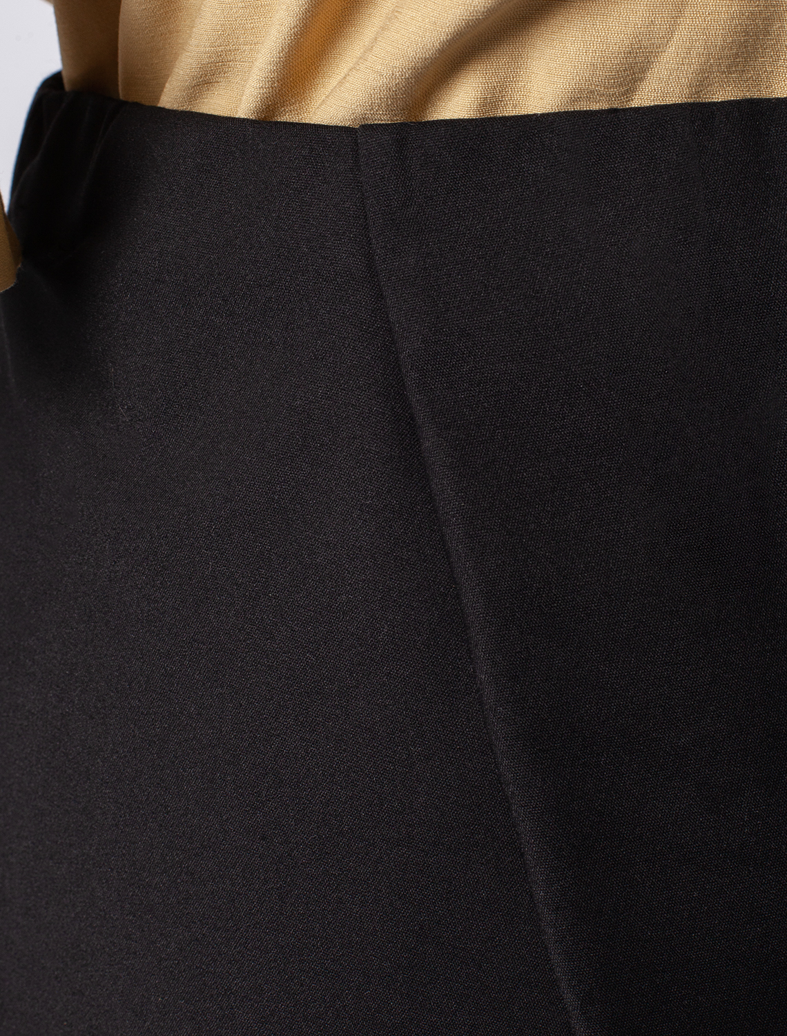 Асимметричная юбка из плотной эластичной ткани из хлопка с нейлоном