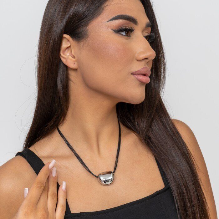 Чокер многослойный на кожаном шнурке с серебристой подвеской,Уценка, арт.08.1212