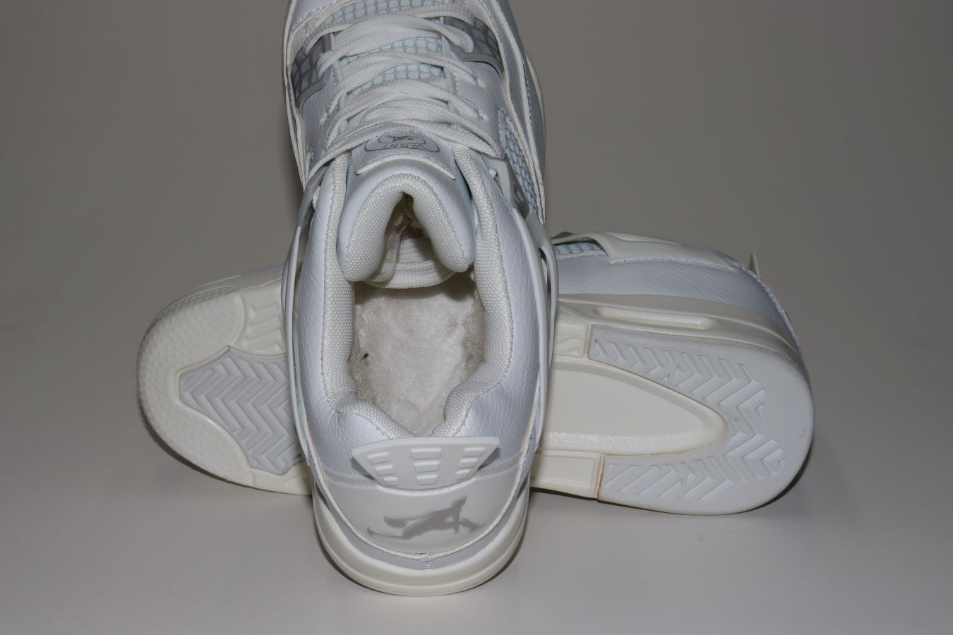 Цена была 1084р.Кроссовки ЗИМА (41-46)р. / шт.