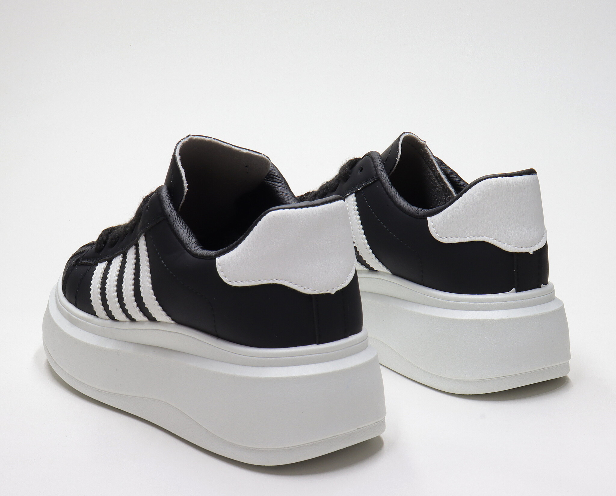 СКИДКА!Цена была 690р.Кроссовки (36-41)р. / шт.