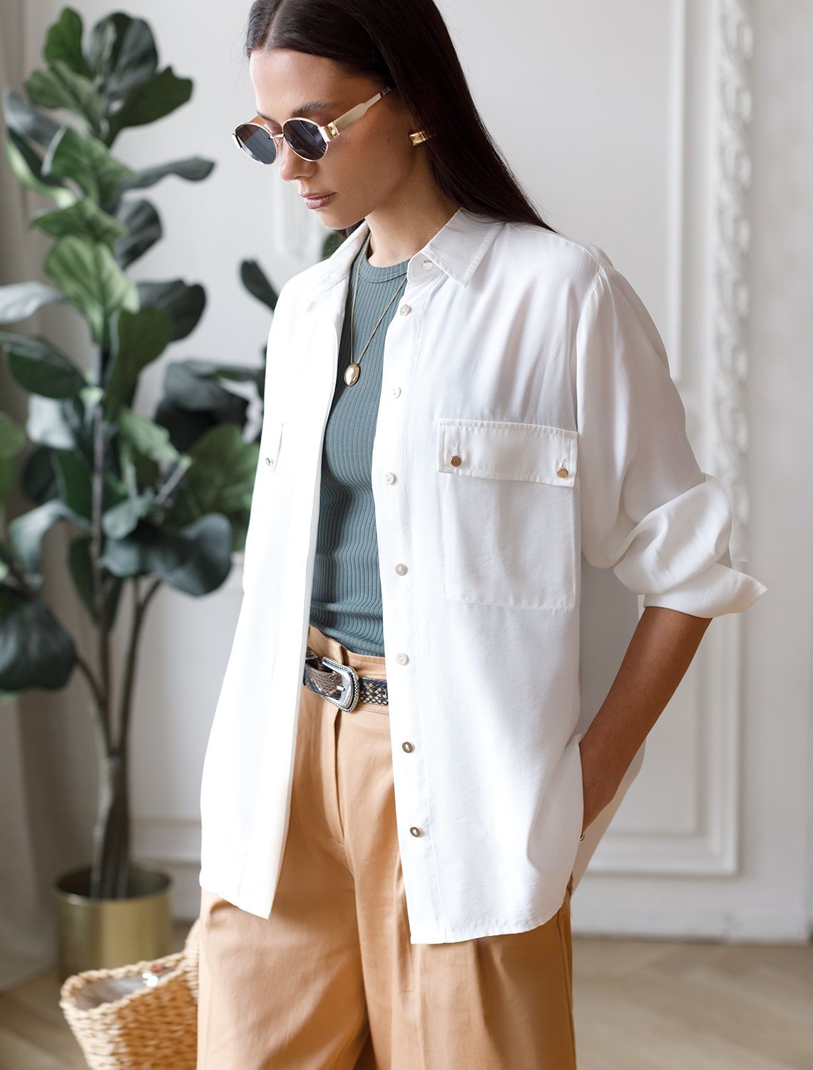 Блузка из премиальной вискозы и лиоцелла с удлиненным манжетом D29.224 натуральный белый