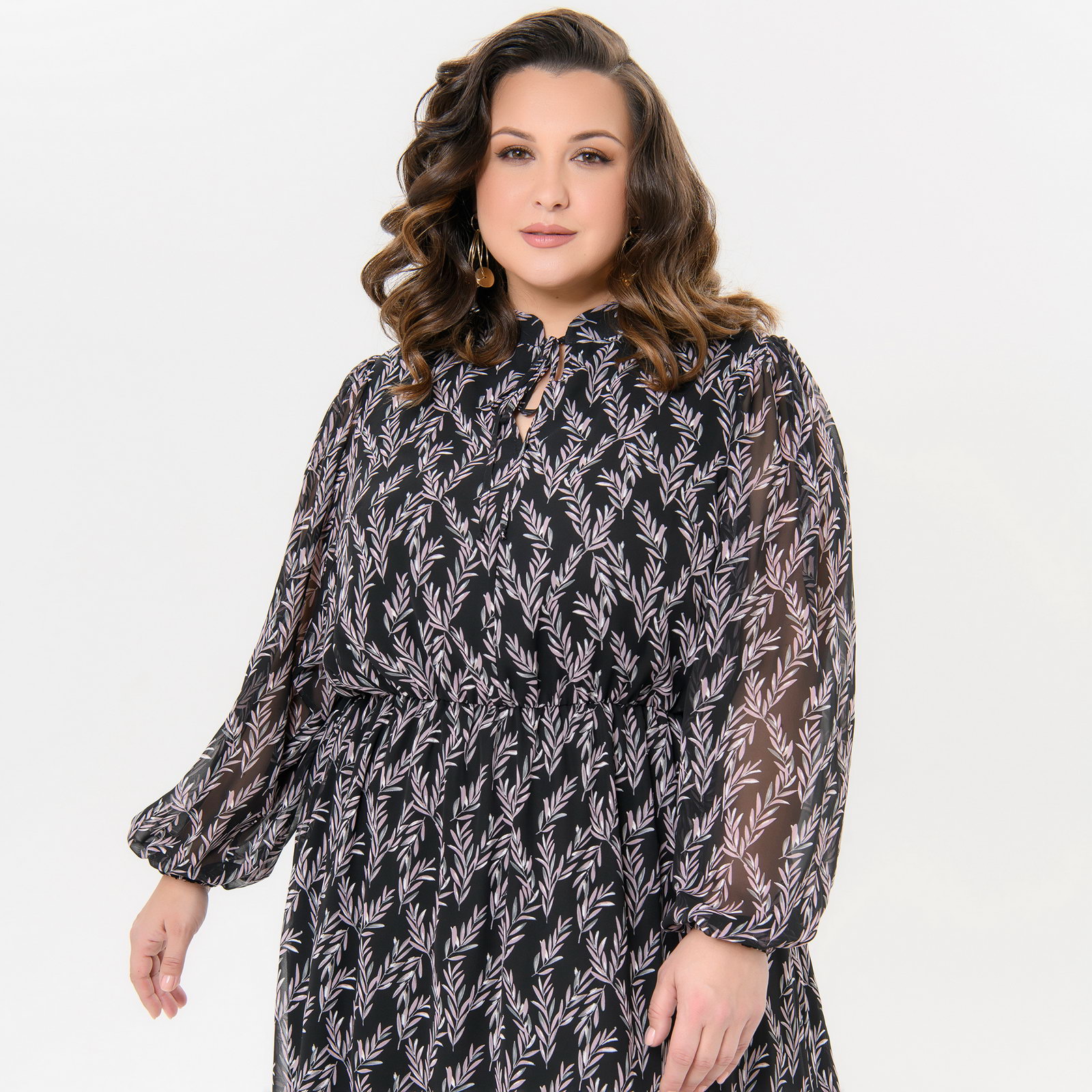 Платье из шифона с воротником