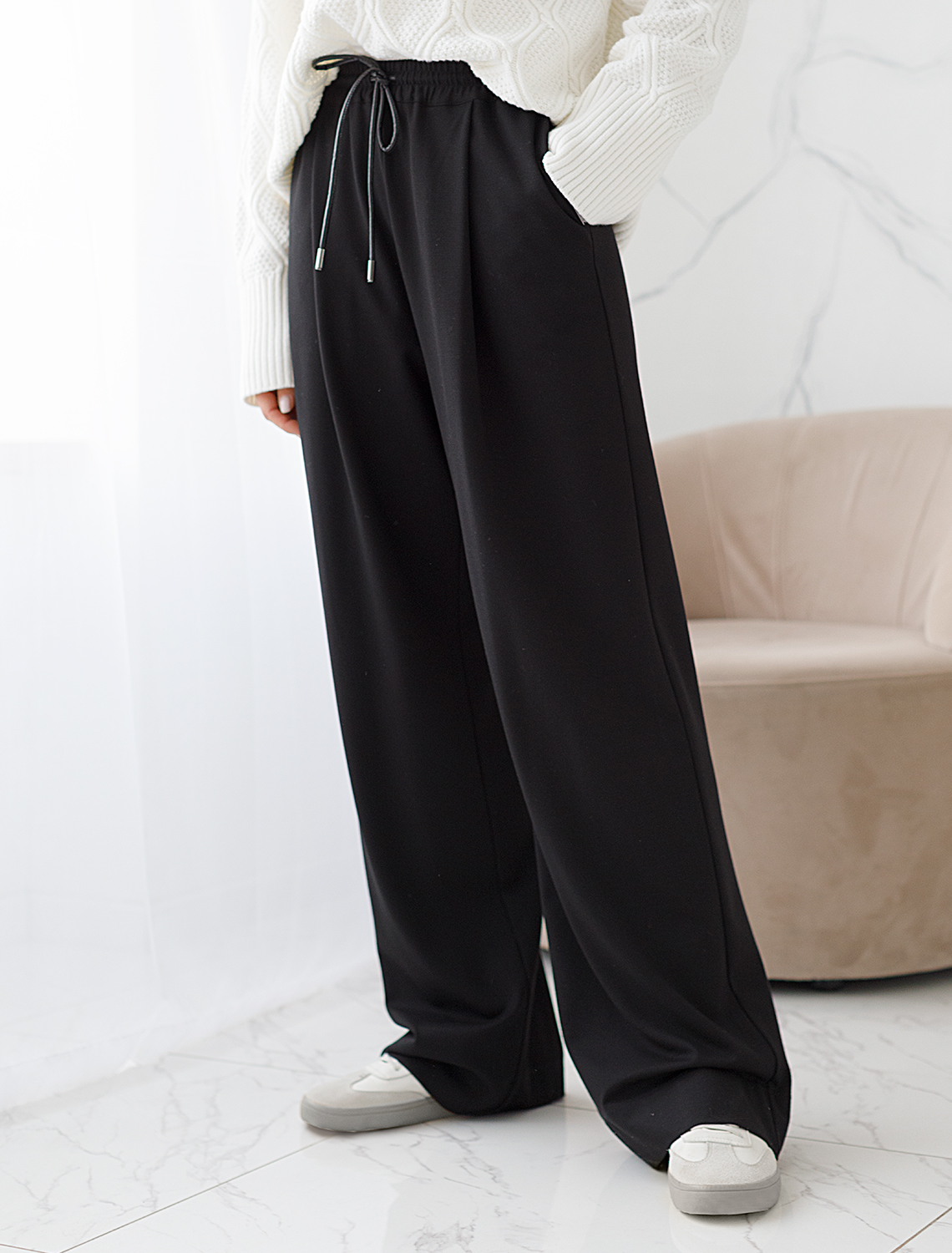 Брюки из тонкого джерси со шнурком D44.132 черный