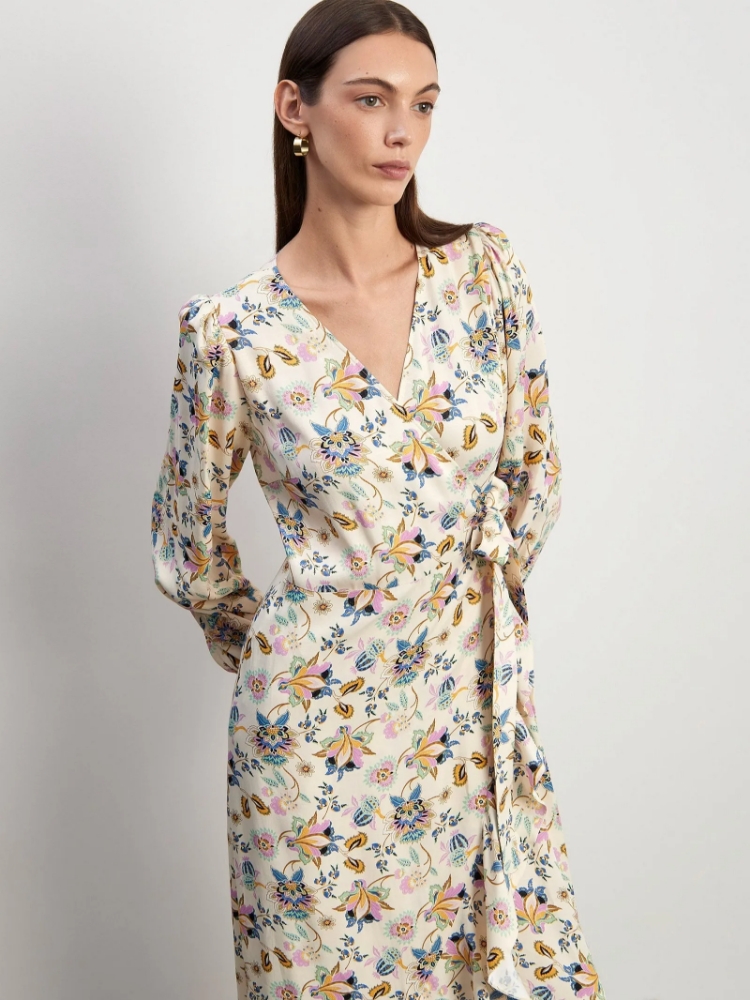 Платье на запахе ,
100% вискоза ,