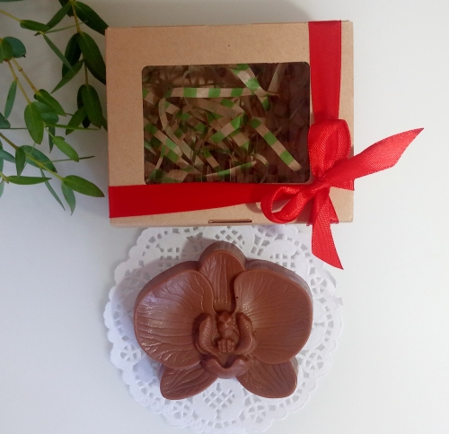 Орхидея. Шоколадная фигурка в подарочной упаковке 