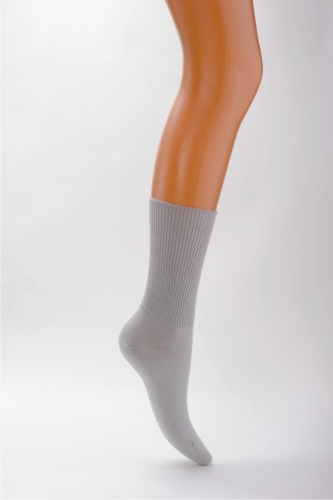 С879 Женские демисезонные носки для проблемных ног