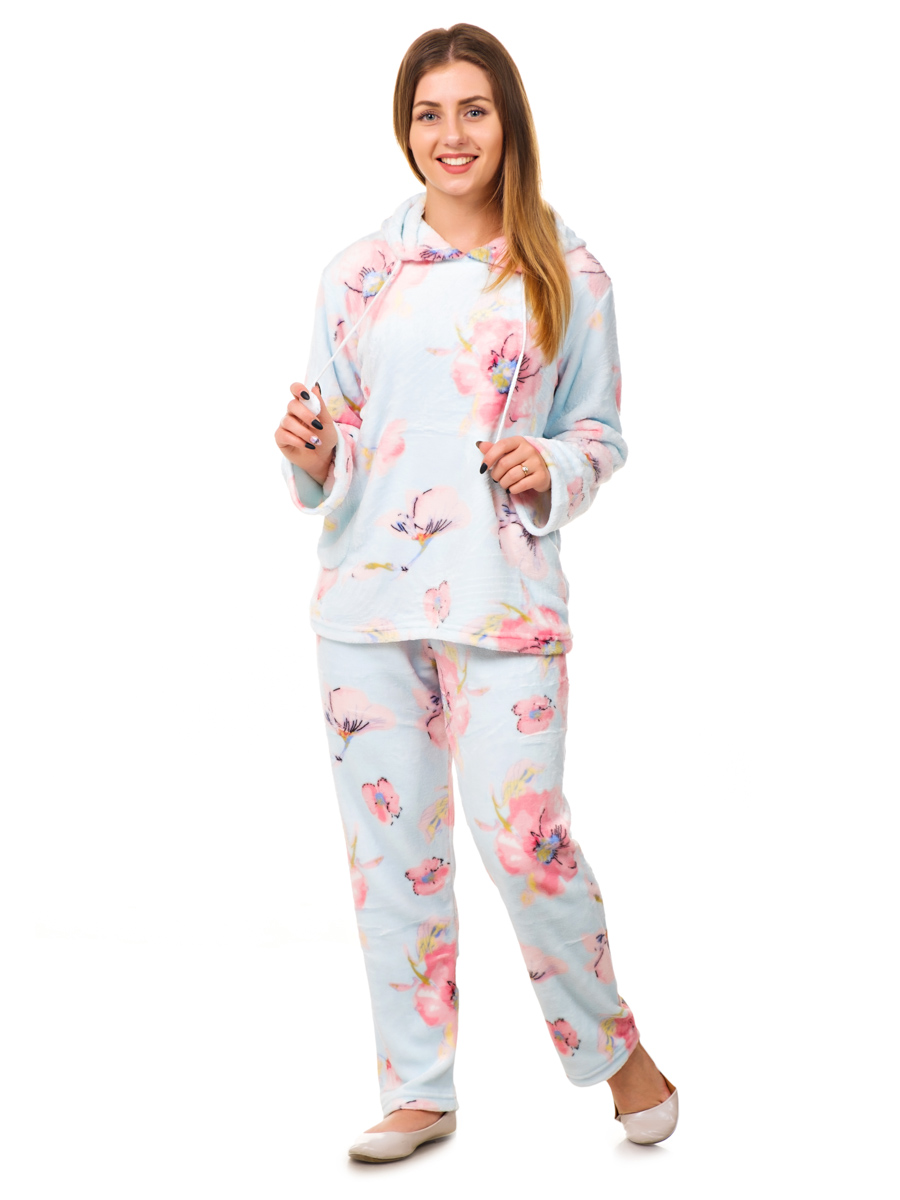 Пижама 52 размера. Флисовая пижама женская валберис. Теплая пижама женская флисовая на валберис. Махровая пижама женская. Женщина в пижаме.