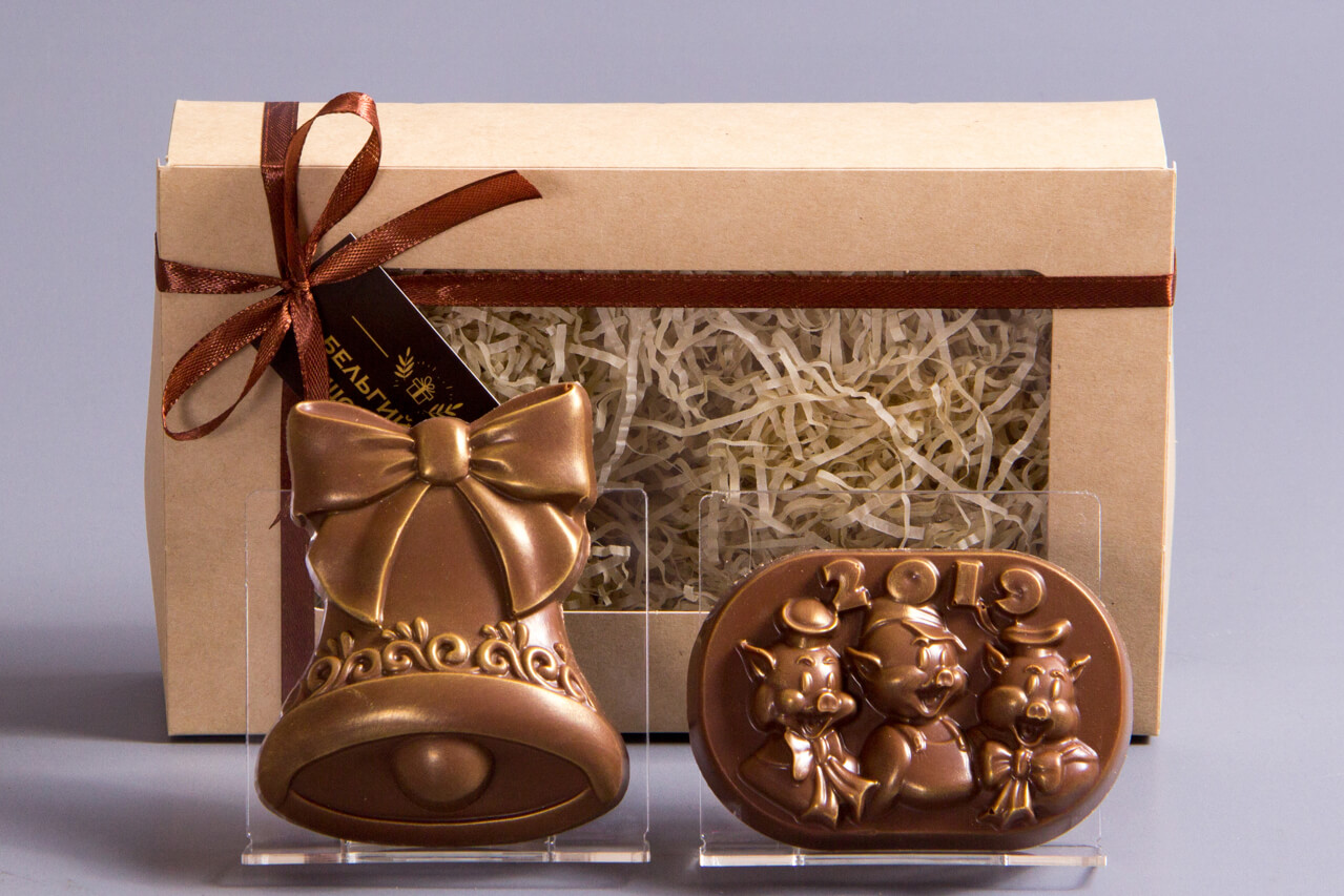 Шоколадные подарки новый год. Шоколадные фигуры. Шоколадные фигурки. Подарок из бельгийского шоколада. Шоколадные подарки к новому году.
