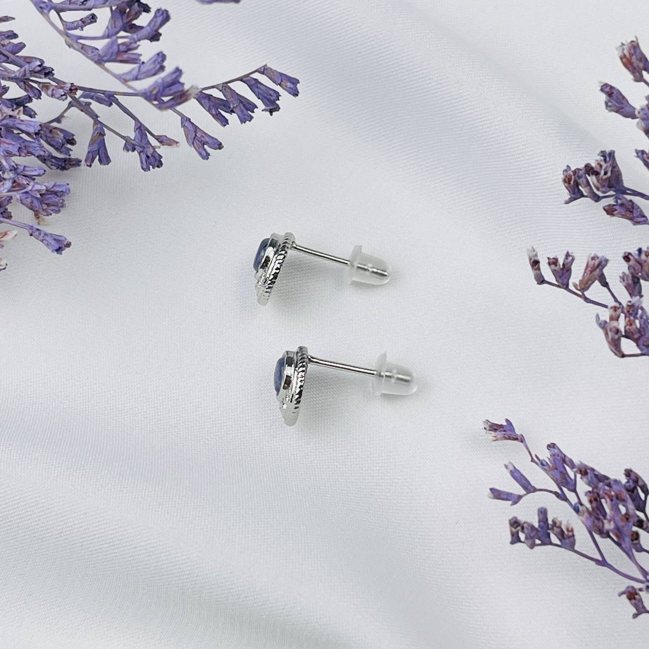 Радуга Самоцветов Серьги-пусеты с камнем Танзанит