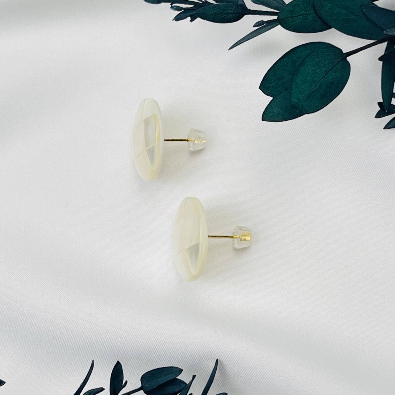 Радуга Самоцветов Серьги-пусеты из Перламутра