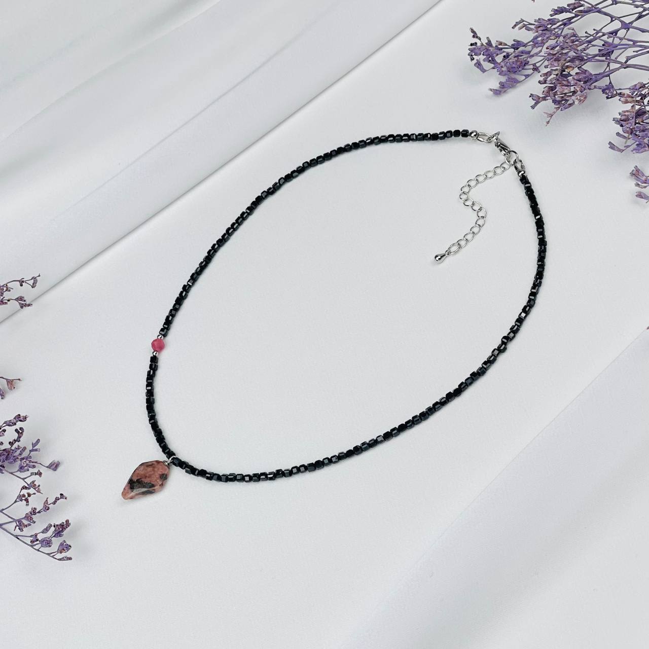 Радуга Самоцветов Чокер из Шпинели и Родонита