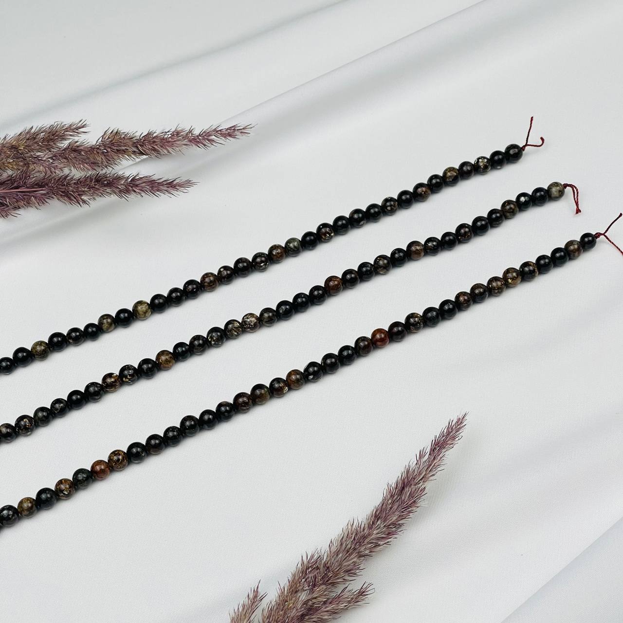 Радуга Самоцветов Бусины для украшений из камня Биотит (60 бусин)