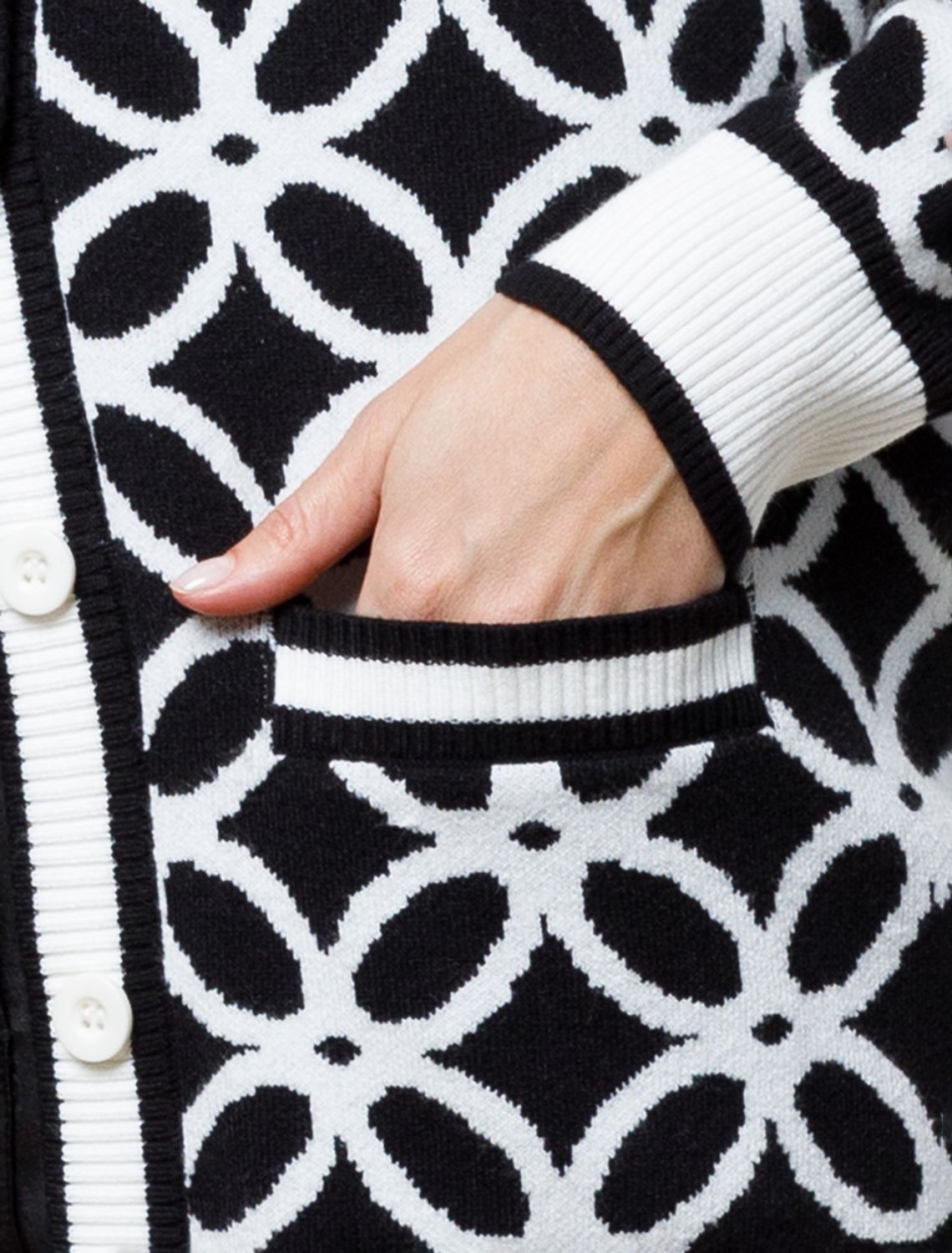 Кардиган жаккардовой вязки с кашемиром D31.130 черный-белый