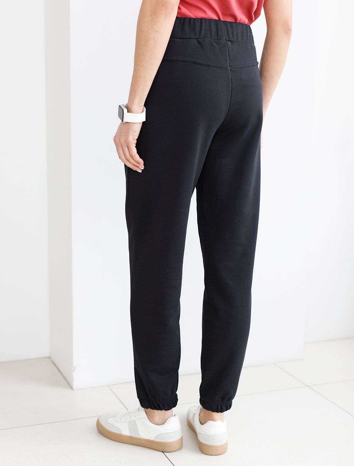 Брюки из петельчатого футера-трехнитки D44.079 черный