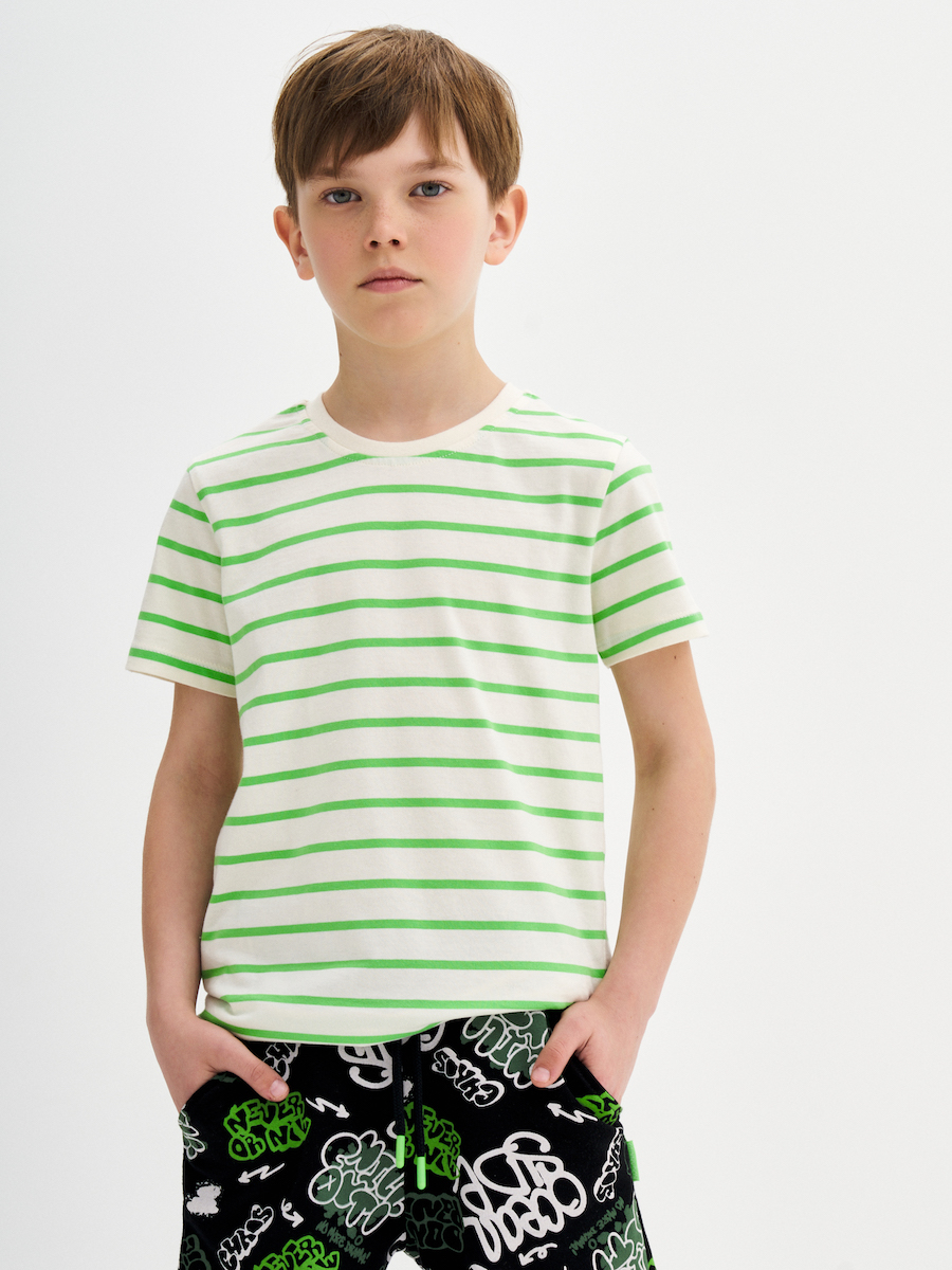 Футболка для мальчика в полоску
