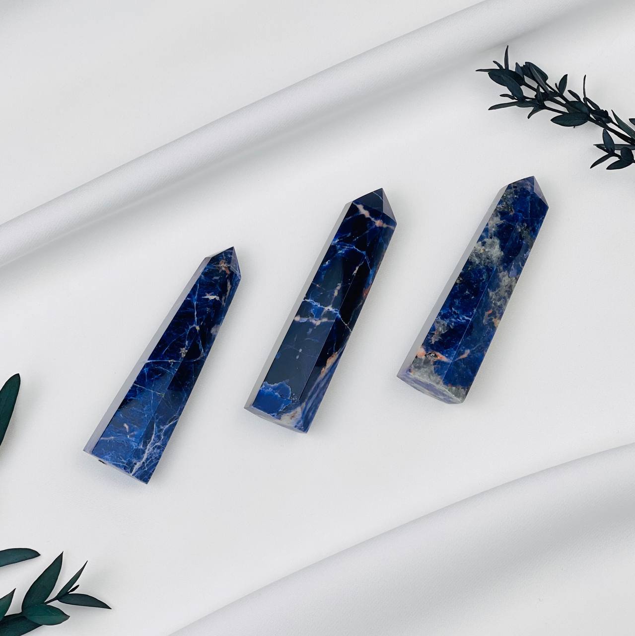 Радуга Самоцветов Кристалл из Содалита