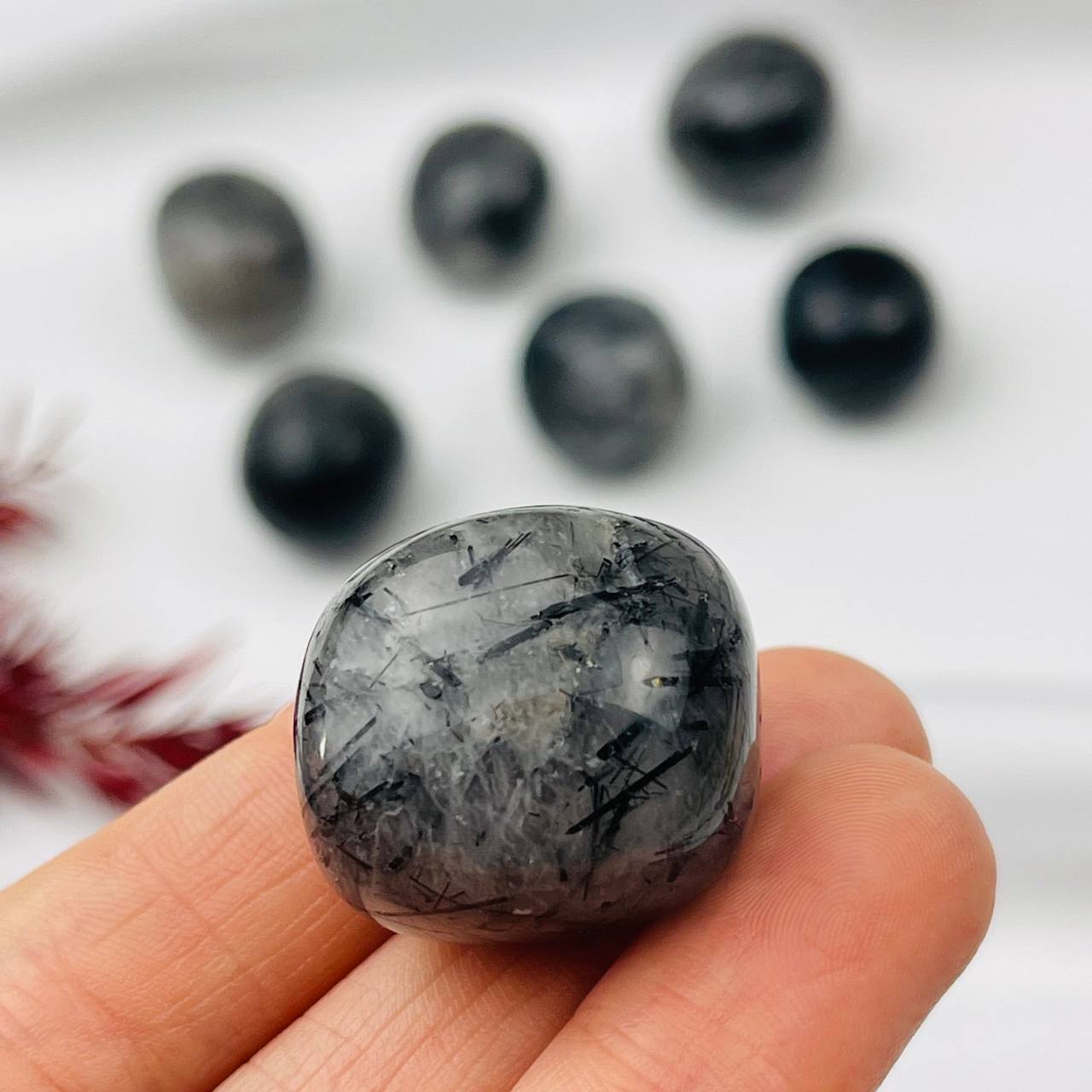 Радуга Самоцветов Галтовка из Кварца с включением Турмалина