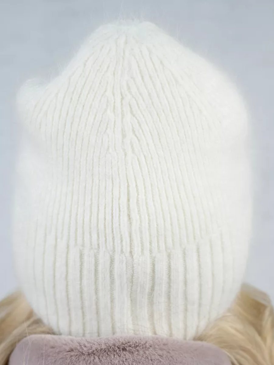 Женская шапочка лопатка с вышивкой из бисера