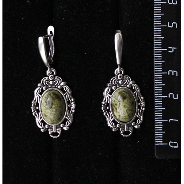 Серьги из змеевика, основа