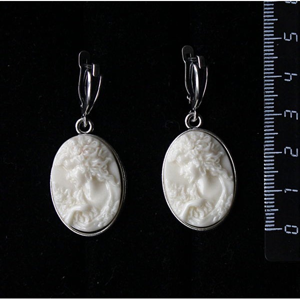 Серьги из крафтовой смолы, цвет белый, кабошон
