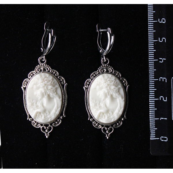 Серьги из крафтовой смолы, цвет белый, кабошон