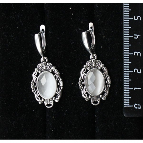 Серьги из кошачьего глаза (синт.), цвет серый, огранка, основа 
