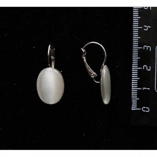 Серьги из кошачьего глаза (синт.) белого, овал 18х13мм, замок петелька